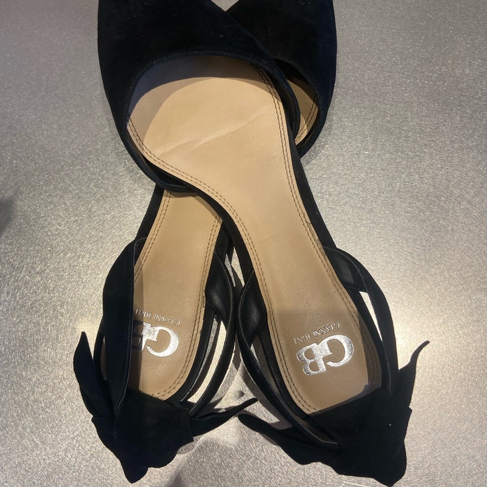 Gianni Bini black dressy flats size 10